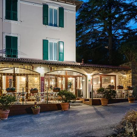 Hotel Ristorante Il Caminetto Diano Marina Dış mekan fotoğraf