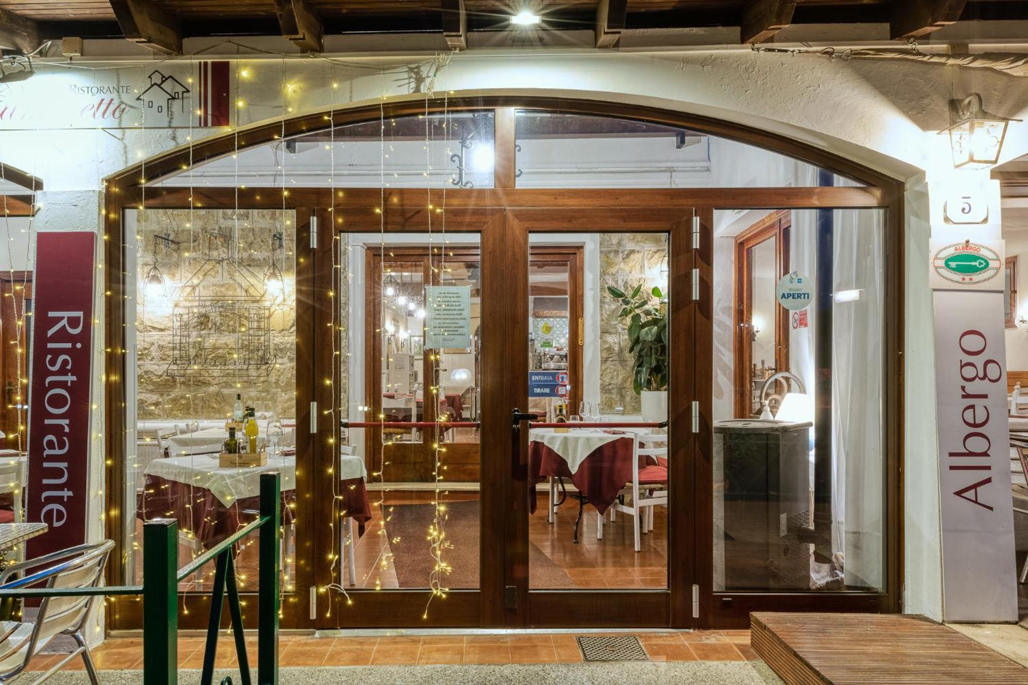 Hotel Ristorante Il Caminetto Diano Marina Dış mekan fotoğraf