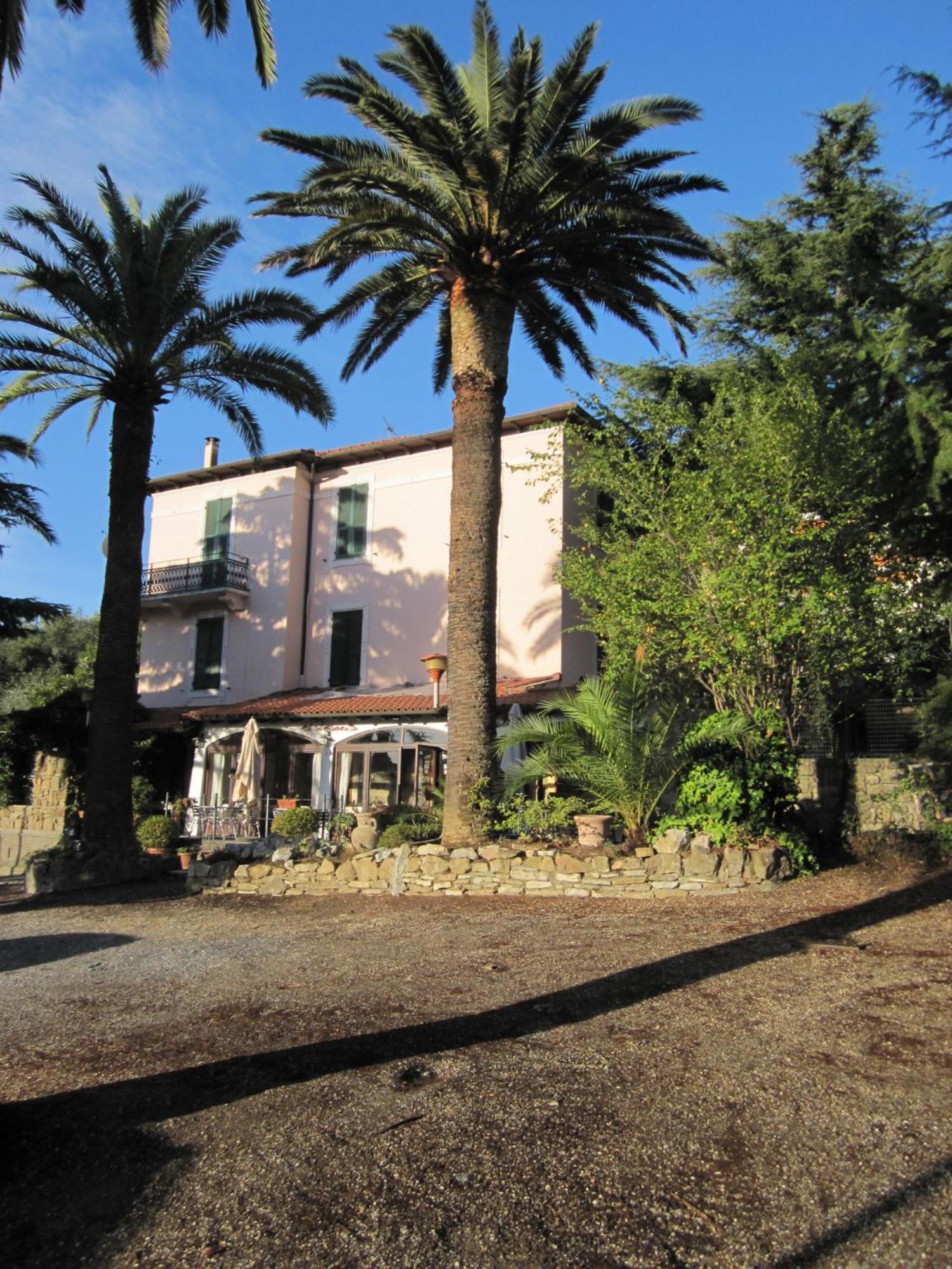 Hotel Ristorante Il Caminetto Diano Marina Dış mekan fotoğraf