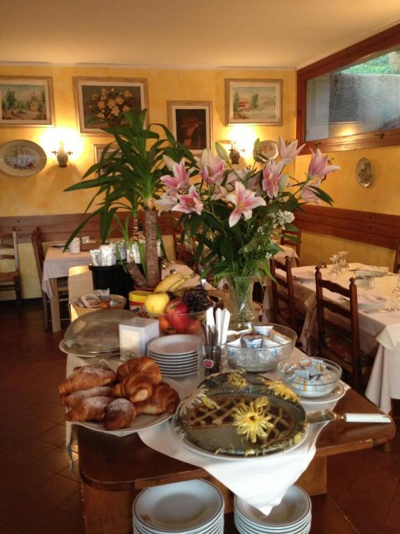Hotel Ristorante Il Caminetto Diano Marina Dış mekan fotoğraf