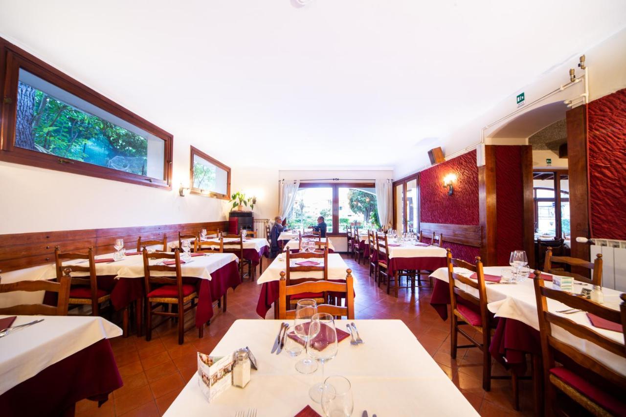 Hotel Ristorante Il Caminetto Diano Marina Dış mekan fotoğraf
